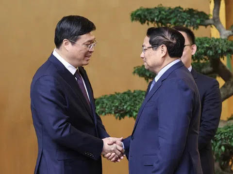 Thủ tướng đề nghị đẩy nhanh kết nối hạ tầng giao thông giữa Việt Nam và Quảng Tây (Trung Quốc)