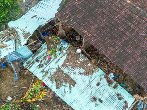 Quân khu 5 hỗ trợ dựng lại nhà cho dân vùng lũ trước Tết 2026