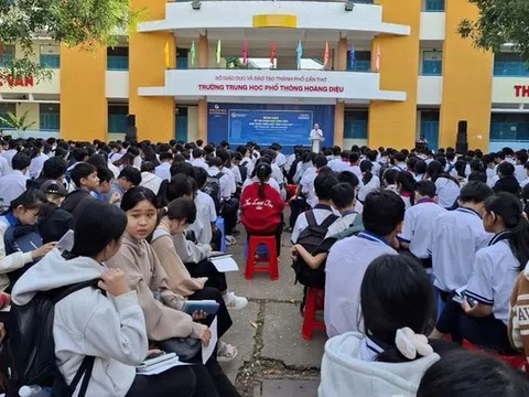 Gần 2.000 học sinh dự Kỳ thi giải toán trên máy tính cầm tay tại Cần Thơ