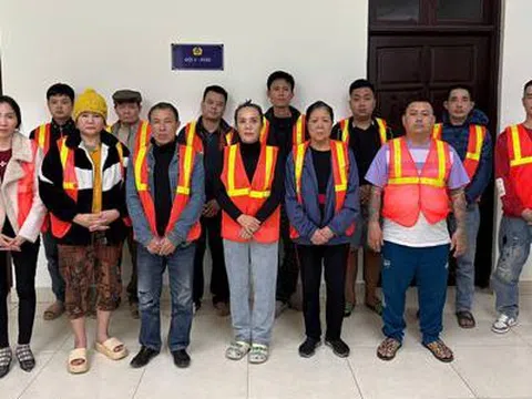 Bắt giữ ổ nhóm đánh bạc trên sông