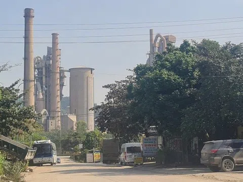Nhà máy xi măng Bỉm Sơn phát tán bụi, dân lo ngại ảnh hưởng sức khỏe