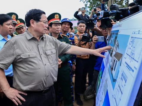 Thủ tướng: Triển khai "chiến dịch Quang Trung" thần tốc dựng lại nhà cho đồng bào bị thiên tai