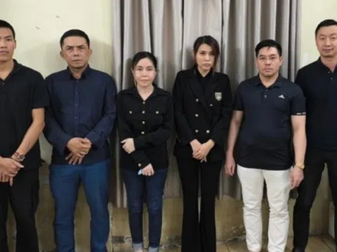 Vạch trần cách thức điều hành mại dâm của nữ tiếp viên hàng không cùng "chồng hờ"