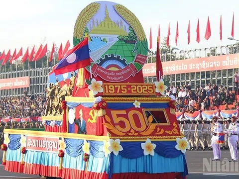 Việt Nam luôn ủng hộ mạnh mẽ và toàn diện đối với công cuộc đổi mới của Lào