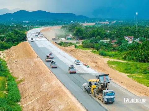 Cao tốc Quảng Ngãi – Hoài Nhơn thi công xuyên đêm chạy nước rút