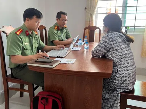 Đăng tin xuyên tạc hỗ trợ miền Trung, một phụ nữ nhận kết đắng