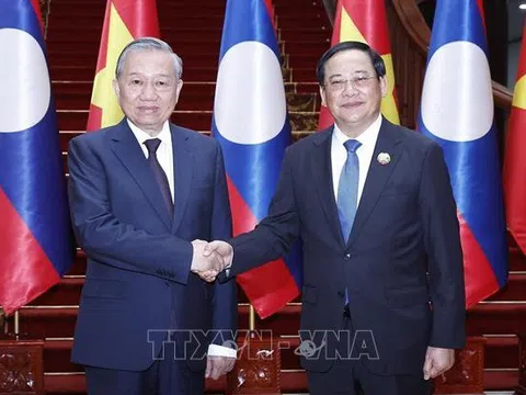 Việt Nam và Lào hướng tới mục tiêu 10 tỷ USD kim ngạch song phương