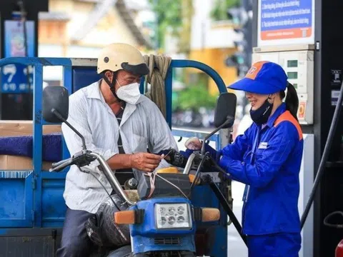 Giá xăng dầu giảm mạnh