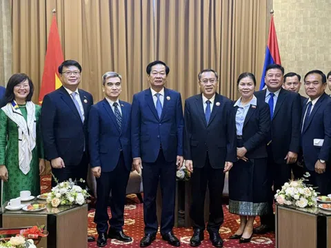 Việt Nam - Lào tăng cường hợp tác trong lĩnh vực lao động và người có công