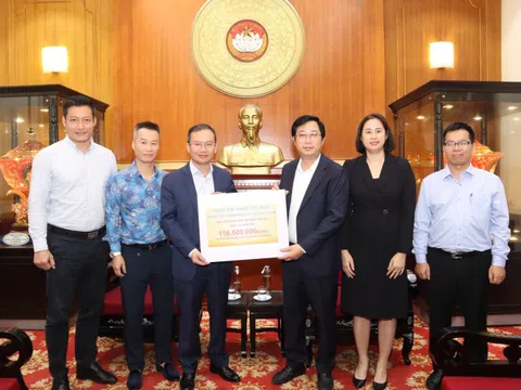 Đoàn Thể thao Việt Nam ủng hộ đồng bào khắc phục hậu quả mưa lũ