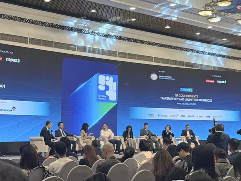 Thanh toán QR ‘bùng nổ’ và yêu cầu chuẩn hóa toàn diện