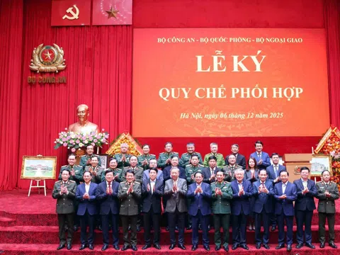 Ký Quy chế phối hợp giữa Bộ Công an, Bộ Quốc phòng và Bộ Ngoại giao