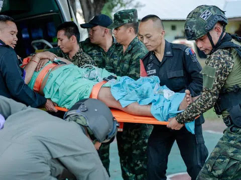 Căng thẳng biên giới Thái Lan-Campuchia tái bùng phát: Đã có thương vong, hàng nghìn người phải sơ tán