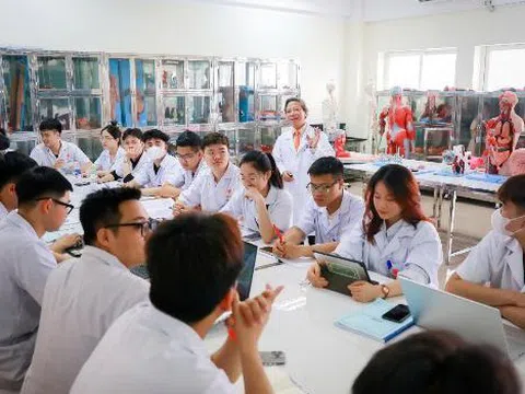 Giá trị người thầy vẫn là nền tảng trong thời đại AI