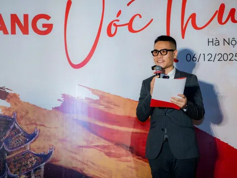 Hoạ sĩ 9X gây sốt với bức sơn mài bán giá 100.000 USD