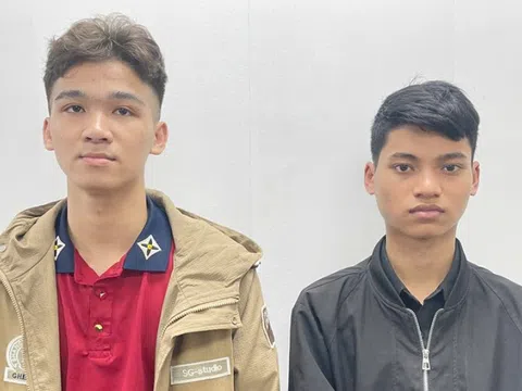 Bắt 2 đối tượng dùng dao khống chế người đàn ông để cướp xe máy