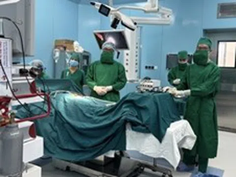 Bệnh nhân Côn Đảo được phẫu thuật nội soi ngay tại đảo, không cần chuyển đất liền