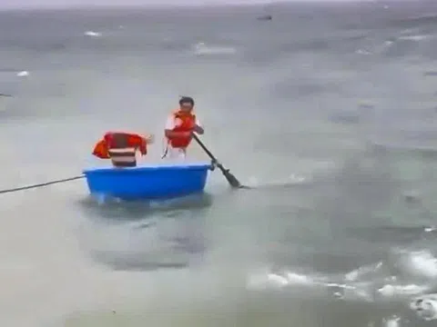 Chủ tịch nước tặng Huân chương Dũng cảm cho 2 ngư dân Lý Sơn