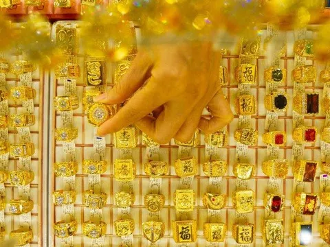 Giá vàng hôm nay 11/12: Tiếp tục tăng vượt mốc 155 triệu đồng/lượng