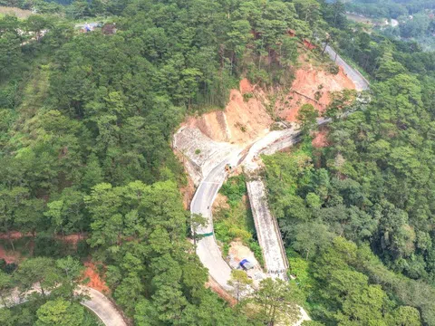 Lâm Đồng: Khôi phục lưu thông đèo D'ran sau 40 ngày sạt lở