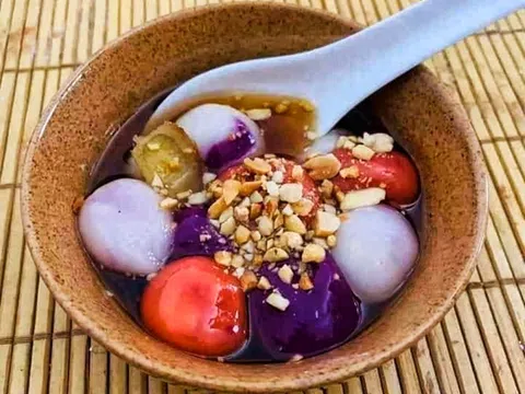 Khám phá sản vật miền Bắc Việt Nam (Kỳ 4): Cháo nhộng ong rừng, bánh trứng kiến và bánh coóng phù Cao Bằng