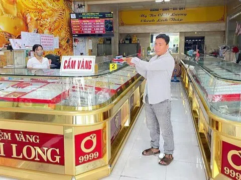Khởi tố người đàn ông dùng vàng giả cầm cố, chiếm đoạt cả trăm triệu đồng