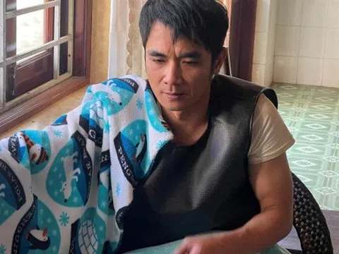 Bắt khẩn cấp đối tượng cưỡng hiếp cô gái ở bãi đất trống