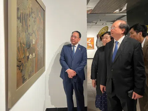 Khai mạc Triển lãm nghệ thuật sơn mài hướng tới chào mừng Đại hội Đảng toàn quốc lần thứ XIV