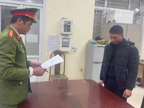 Bắt gã trai đi ăn cỗ cưới rồi trộm tiền phong bì mừng của chủ nhà