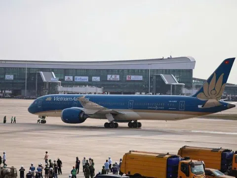 “Chim sắt” lớn nhất của hàng không Việt Nam hạ cánh xuống sân bay Long Thành