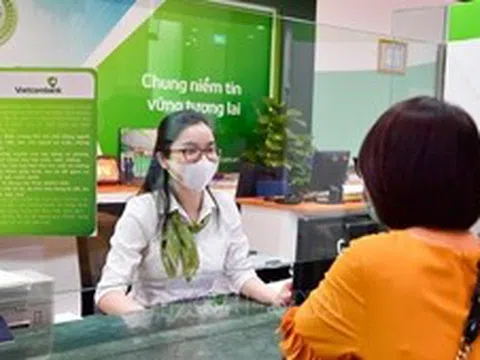 Biên lãi ròng ngân hàng tiếp tục chịu áp lực cuối năm