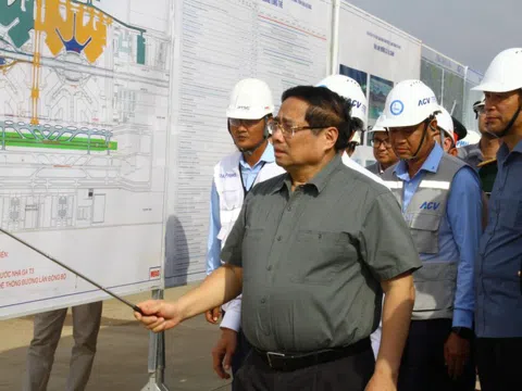 Thủ tướng kiểm tra hiện trường sân bay Long Thành trước mốc đón chuyến bay đầu tiên