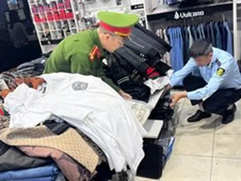 Quản lý thị trường địa phương quyết liệt vào cuộc chặn hàng giả trên không gian mạng