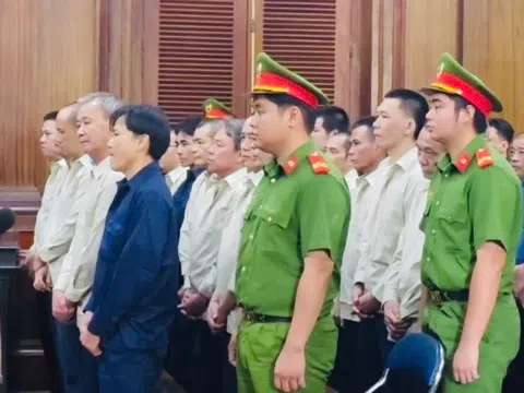 Saigon Transco “bôi trơn” hải quan ra sao để tuồn lậu 1,7 triệu lít dầu?