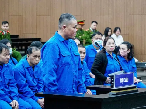 "Chạy án" hoãn phiên toà để ăn nốt cái Tết