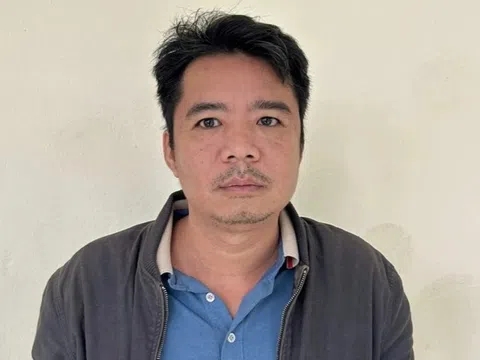 Khởi tố đối tượng chém vỡ đầu bạn vì bị trêu "chưa có vợ"