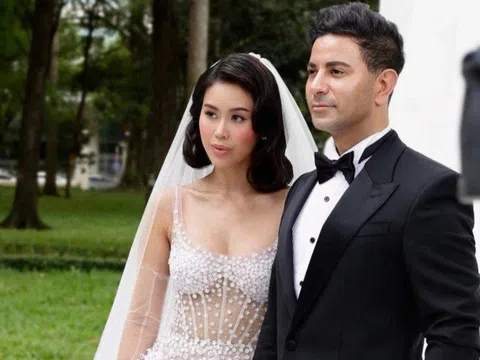 Ái nữ tỷ phú Johnathan Hạnh Nguyễn mặc váy cưới đính 15.000 hoa linh lan