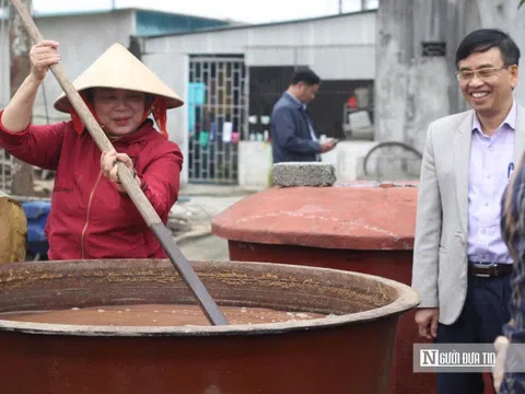 Đưa mắm truyền thống “ra khơi lớn”, người đàn ông vùng biển thu tiền tỷ mỗi năm