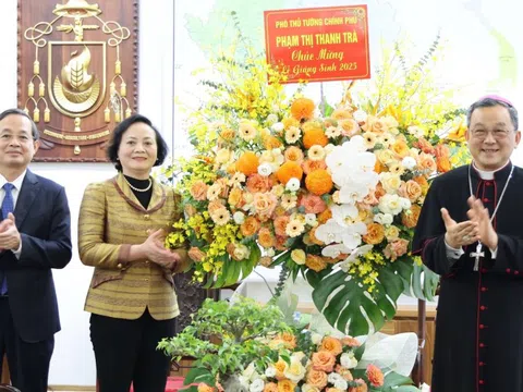 Phó Thủ tướng Phạm Thị Thanh Trà thăm, chúc mừng Giáng sinh Tòa Giám mục Bắc Ninh