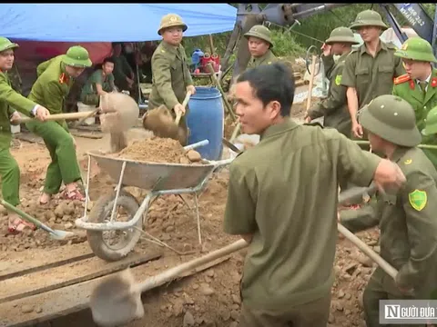 Thần tốc “hồi sinh” những mái nhà chông chênh bên bờ suối ở Huế