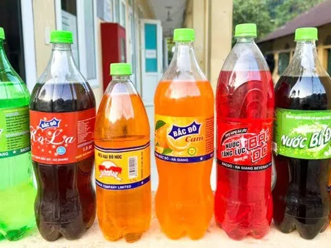 Bắt đối tượng sản xuất nước giải khát giả, bán cho người dân vùng cao
