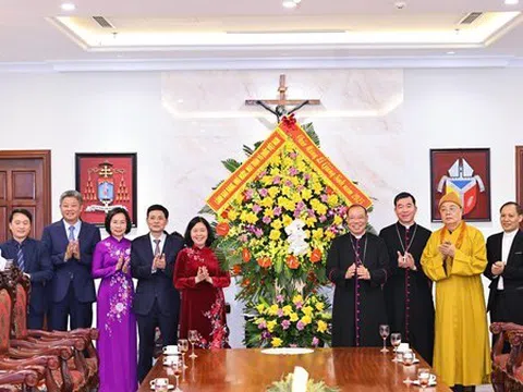 Chủ tịch Ủy ban Trung ương MTTQ Việt Nam chúc mừng Lễ Giáng sinh tại Hà Nội