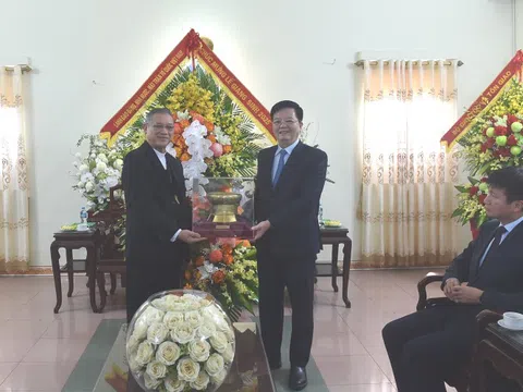 Phó Thủ tướng Mai Văn Chính thăm, chúc mừng Giáng sinh tại Ninh Bình