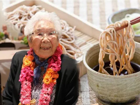 Cụ bà sống thọ hơn 110 tuổi thường xuyên ăn món "vạn người mê", hóa ra món quen thuộc ở Việt Nam