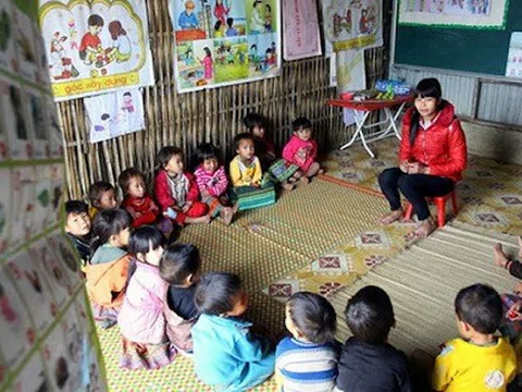 Đề xuất một số chính sách hỗ trợ, thu hút, trọng dụng nhà giáo