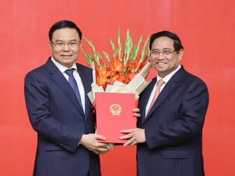 Thủ tướng trao Quyết định giao Quyền Bộ trưởng Bộ Công Thương