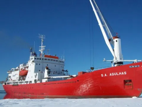 Hồi kết bất định cho con tàu dài gần 112 mét có khả năng chống chịu băng giá