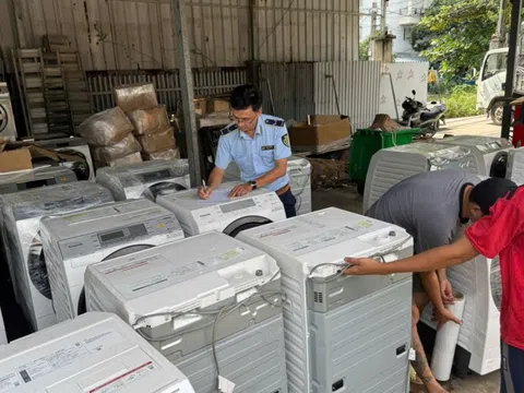 TPHCM: Phát hiện kho máy giặt, điều hòa không khí thuộc diện cấm nhập khẩu