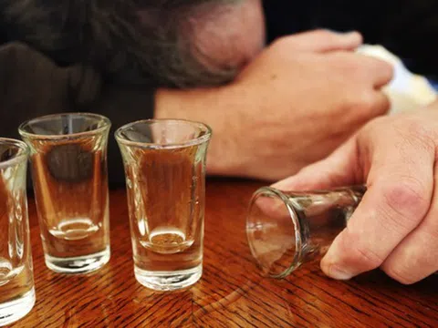 Sau cuộc nhậu tại nhà: 1 người tử vong, 6 người nhập viện vì “thứ nước” quen thuộc mà nguy hiểm