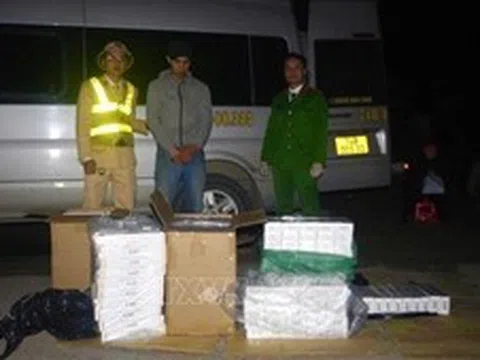 Liên tiếp bắt giữ các vụ vận chuyển thuốc lá lậu lớn trên xe khách